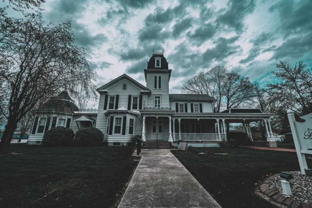 Is Cheney Mansion Haunted?