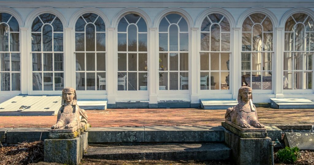 Visitors of the haunted Ringwood Manor in New Jersey often feel cold spots and strange chills throughout the building.